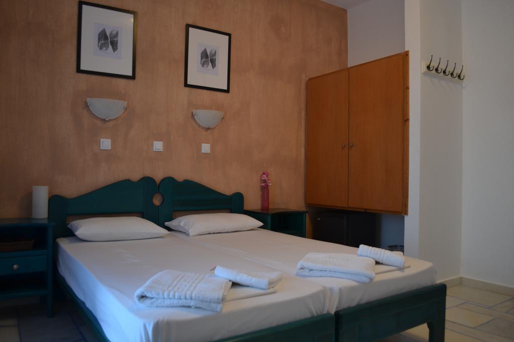 Venus Rooms Manganari Quarto foto